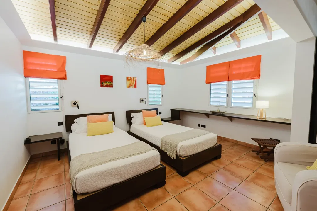 Twin bedroom